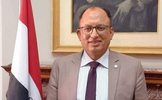 رئيس جامعة حلوان يهنئ الدكتور ياسر السيد بتعينه عميداً لكلية الفنون الجميلة