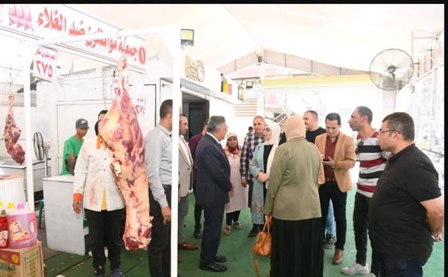 محافظ الدقهلية يتفقد المعرض الدائم للسلع الغذائية بشارع قناة السويس بالمنصورة