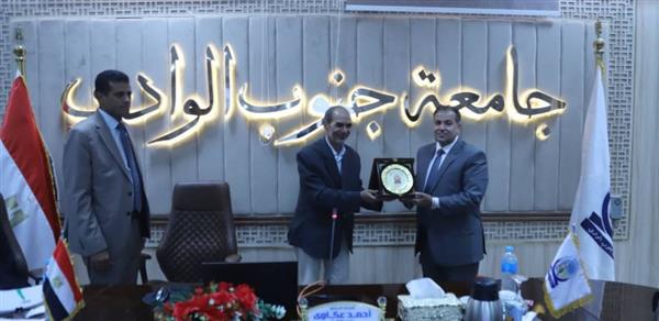 قرارات مجلس جامعة جنوب الوادى في اجتماعه اليوم
