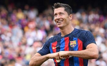   ليفاندوفسكي يؤكد استعداده للبقاء في برشلونة.. بشرط
