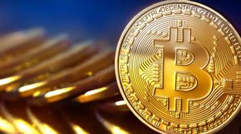   بيتكوين تهبط إلى 121 ألف دولار بعد جني الأرباح