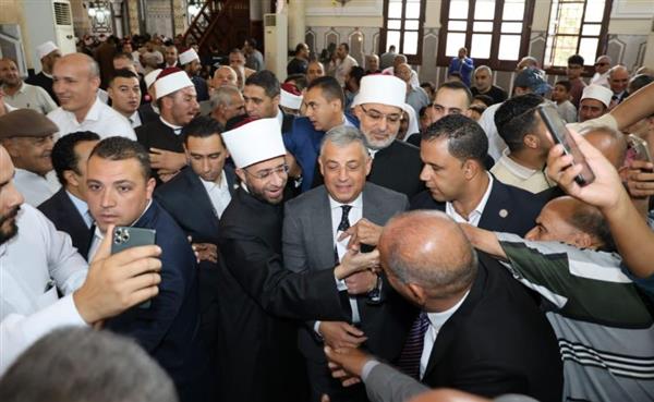 احتفالًا بالعيد القومي للمحافظة.. وزير الأوقاف ومحافظ الإسماعيلية يصلون الجمعة بمسجد أبي بكر الصديق