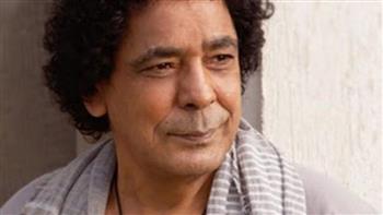   محمد منير.. من “علموني عنيك” إلى “باب الجمال”  رحلة الألبومات التي صنعت أسطورة الكينج