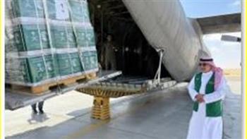   مطار العريش يستقبل طائرة مساعدات سعودية لصالح الفلسطينيين بغزة
