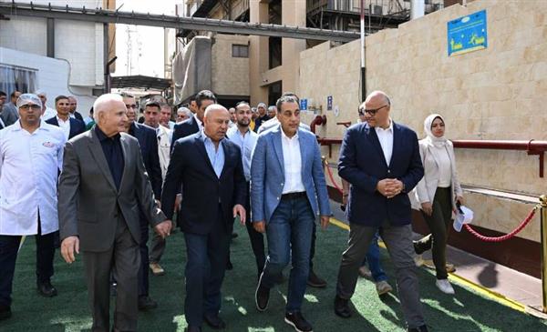 القليوبية .. رئيس الوزراء يتفقد مصنع عبور لاند بمدينة العبور
