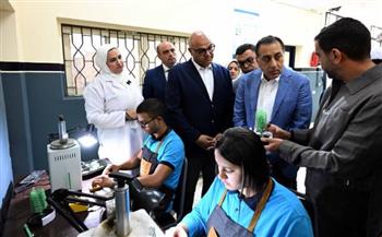   رئيس الوزراء يتفقد مدرسة إيجيبت جولد الثانوية للتكنولوجيا التطبيقية