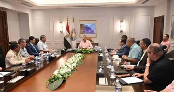 محافظ جنوب سيناء يتابع استعدادات توقيع اتفاق شرم الشيخ بشأن غزة