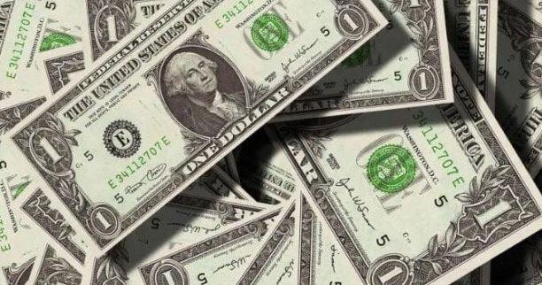 سعر الدولار اليوم أمام الجنيه.. بكام النهاردة؟