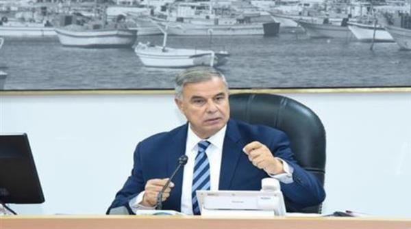 محافظ الإسكندرية يوجه بسرعة رفع المخلفات ومتابعة شكاوى المواطنين عبر الخط الساخن