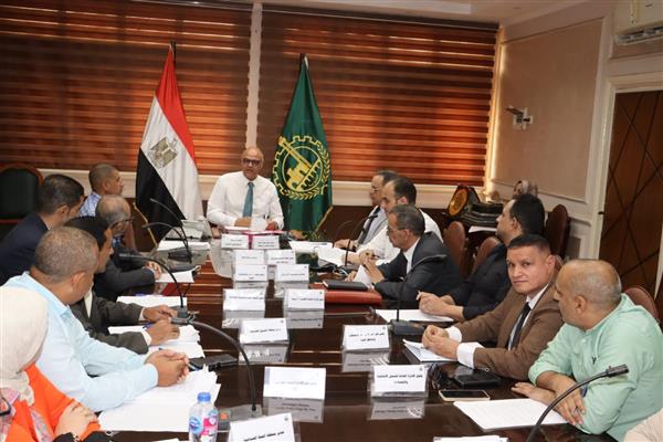 محافظ القليوبية يترأس اجتماع المناطق الصناعية .. أبرز التوصيات