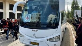   إعلام فلسطيني: تحرك شاحنات مصلحة السجون الإسرائيلية لإطلاق سراح الأسرى 