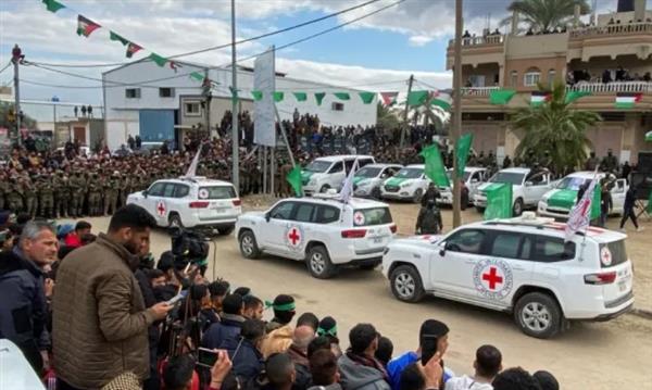 جيش الاحتلال: المحتجزون الإسرائيليون السبعة المفرج عنهم وصلوا إلى إسرائيل