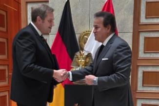 وزير الصحة يبحث مع رئيس التحالف الصحي الألماني سبل تعزيز التعاون