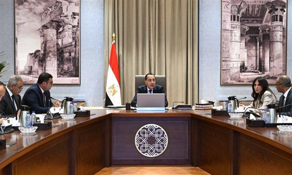 رئيس الوزراء يتابع موقف تنفيذ وتشغيل محطات تحلية المياه في شمال سيناء