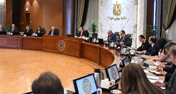 رئيس الوزراء يُتابع جهود تنفيذ الإجراءات الخاصة بخفض الانبعاثات والتحول الأخضر المُستدام