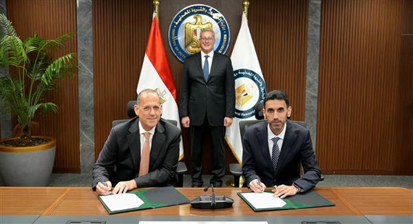 وزير البترول يشهد توقيع عقد أعمال الحفر بين بي بي وفالاريس لـ5 آبار جديدة
