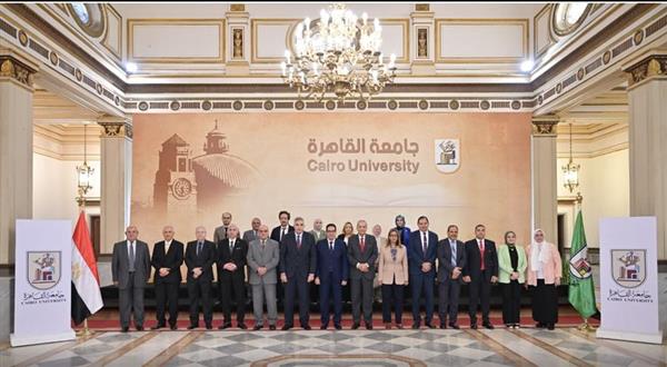 اللجنة العليا تتابع تنفيذ المشروع القومي لمحو الأمية بقاعة أحمد لطفي السيد