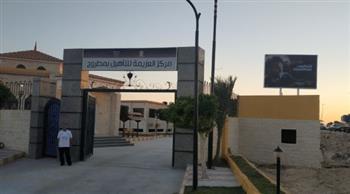   متعافو الإدمان يحصدون الزيتون ضمن برنامج العلاج بالعمل بمركز العزيمة بمطروح