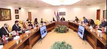   الدكتور عمرو طلعت يجتمع بأعضاء لجنة حماية حقوق مستخدمى الاتصالات