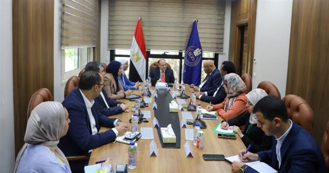 هيئة الدواء المصرية تبحث مع "شفاء الأورمان" آليات التعاون في مجال التصنيع الدوائي