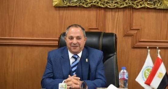 محافظ بورسعيد يستعرض الجهود التنسيقية في عدد من ملفات القطاع الصحي