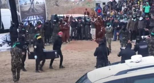 جيش الاحتلال: الصليب الأحمر في طريقه لتسلم جثث المحتجزين الإسرائيليين
