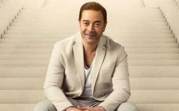 🎤 مدحت صالح يخطف الأضواء في مهرجان الموسيقى العربية الـ33