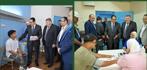 عبد الصادق يتفقد إجراءات الكشف الطبي على طلاب جامعة القاهرة الأهلية بمستشفى الفرنساوى
