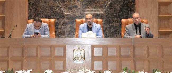 محافظ أسيوط يعقد لقاءًا موسعًا بمعلمي وموجهي الأنشطة المدرسية 