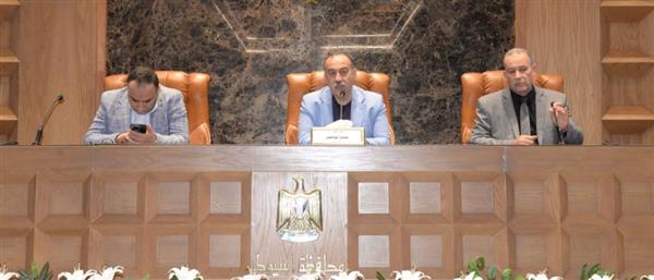 محافظ أسيوط يعقد لقاءًا موسعًا بمعلمي وموجهي الأنشطة المدرسية