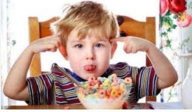 "التركيز مش دايمًا بالدواء".. كيف يؤثر الغذاء على اضطراب فرط الحركة عند الأطفال؟