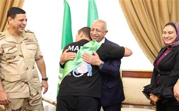   الأكاديمية العربية تكرم نجل البطل احمد منسي في ذكري انتصارات اكتوبر