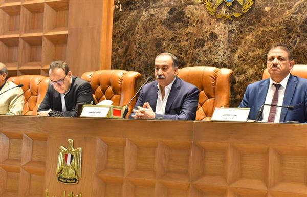 إجراءات مشددة في أسيوط ضد المركبات المتهالكة وتحركات عاجلة لرفع كفاءة الخدمات