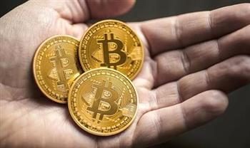 "بتكوين" تتراجع تحت ضغط التوترات الجيوسياسية