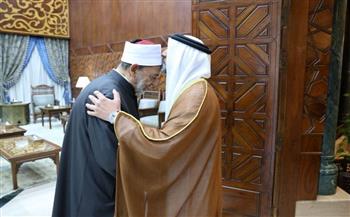   شيخ الأزهر يستقبل السَّفير الإماراتي الجديد لدى القاهرة ويتمنَّى له التوفيق في أداء مهامه