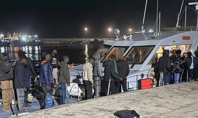البحرية المغربية تنجح فى إنقاذ 57 مهاجرا بعد 3 أيام في عرض البحر