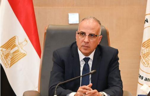 وزير الري يبحث مجهودات إحلال وصيانة محطات رفع المياه