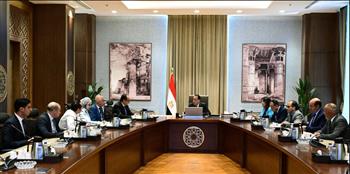   "مدبولي" يستعرض مع "شيمي" الفرص الاستثمارية المتوافرة في قطاع السياحة والتشييد