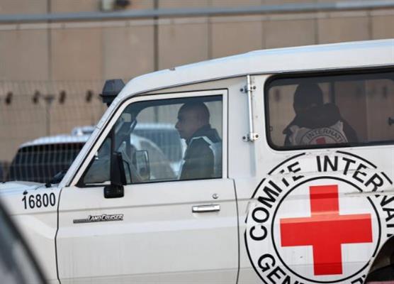 مصادر فلسطينية: الصليب الأحمر الدولي انتقل إلى جنوب غزة جراء الاستهدافات المباشرة