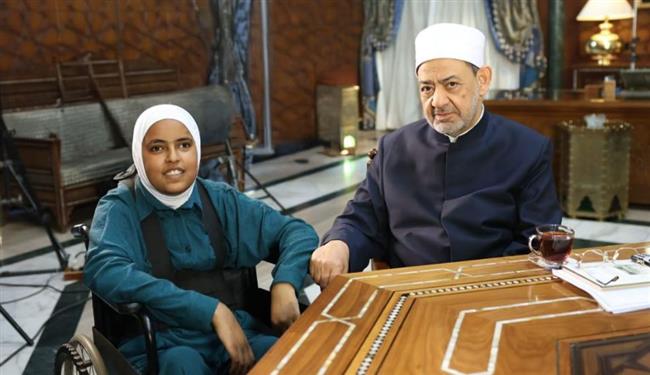 شيخ الأزهر يوجه بسرعة التكفل بحالة الطالبة آية مهني محاربة السرطان وتلبية مطالبها