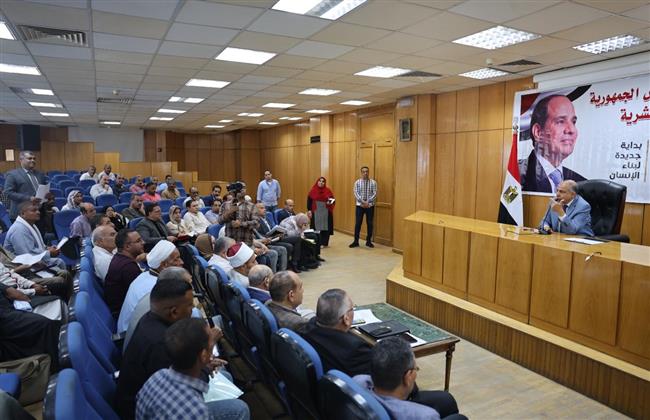 محافظ المنيا يبحث 63 طلباً وشكوى للمواطنين ويصدر حزمة من القرارات 