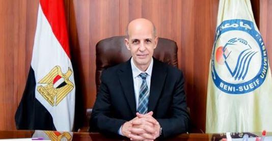 رئيس جامعة بني سويف يبحث مع الأمين العام لرابطة الجامعات الإسلامية التعاون المشترك