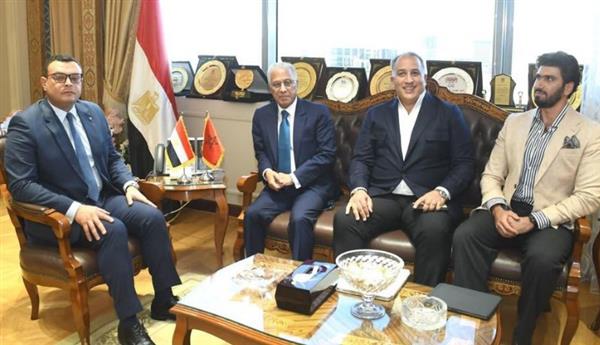 وزير الإسكان يبحث مع السفير المغربي أوجه التعاون المشترك