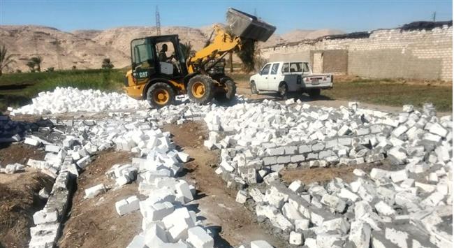 جهود مكثفة بأسيوط لإزالة التعديات واستعادة حق الدولة