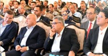   محافظ الدقهلية: توجيهات رئاسية بدعم الصناعة وحل مشكلات المستثمرين