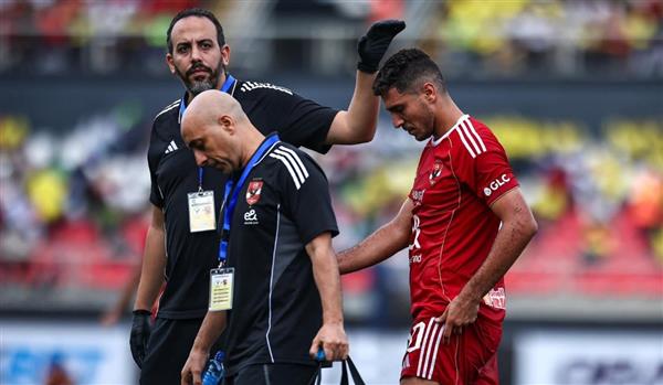 ضربة جديدة.. إصابة محمد شريف تُربك هجوم الأهلي قبل مواجهة الاتحاد