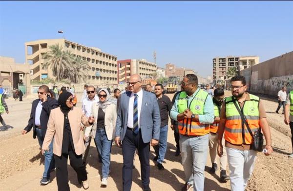 محافظ القليوبية يتابع أعمال تطوير ورصف شارع "بهتيم - إسكو" بحي شرق شبرا