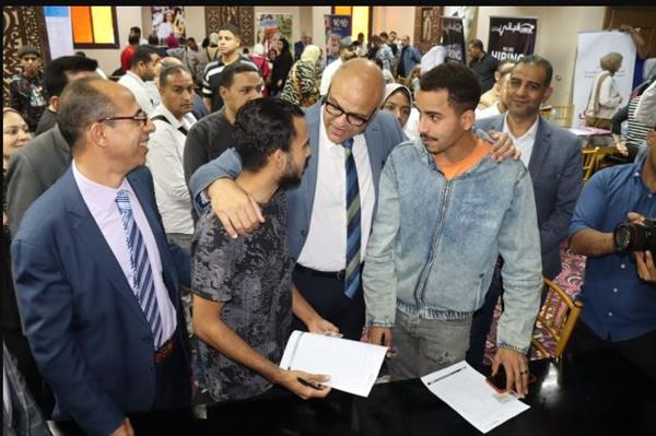 "عطية" يفتتح ملتقى توظيفي بنادي قليوب يوفر 3500 فرصة عمل لشباب المحافظة