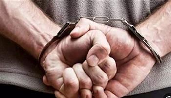   القبض على سائق أشهر سلاحًا آليًا من سيارته في سوهاج
