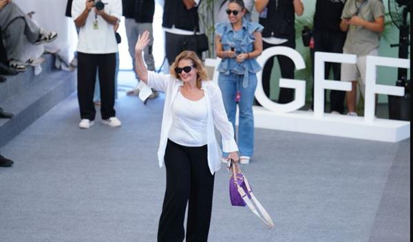 يسرا.. خمسون عاماً من الفن والإنسانية